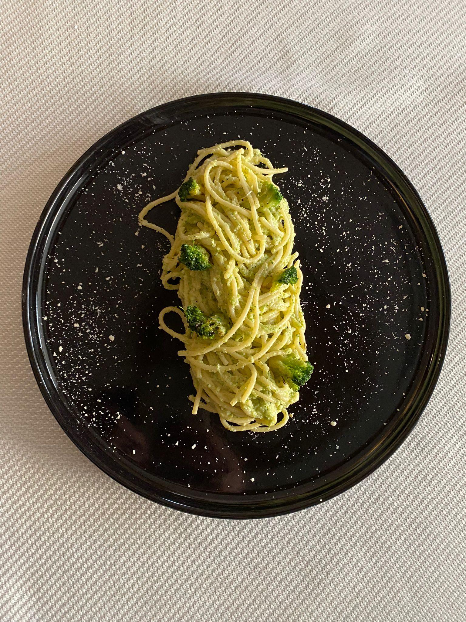 BROCCOLI VEGETARİAN SPAGHETTİ